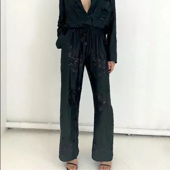 NWT_ZARA FW21 WOMAN SEQUINNED EMBROIDERED SET OF TOP+PANT_XS - Picture 7 of 11